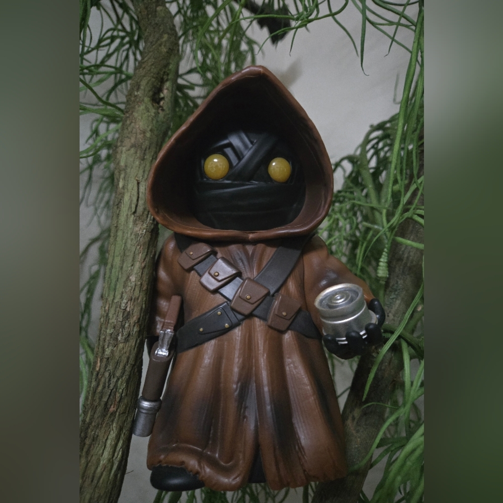 Brown Hooded Figurine - Picture 3 of 3
